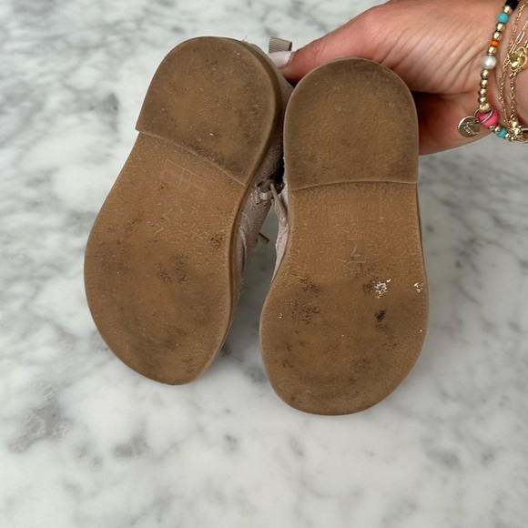 Gap toddler chukka boots - Picture 5 of 6